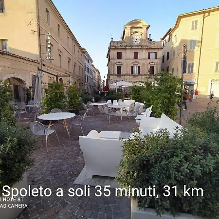 Locazione Turistica Spaccarotella Vista Su Apartmán Gualdo Cattaneo